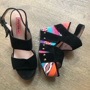 Betsey Johnson Ajaya Wedge Platform Shoes  7.5